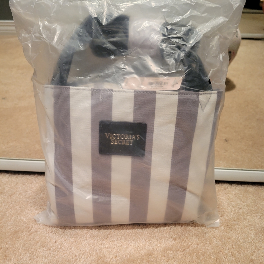 NWT - Grey & white stripped VS tote